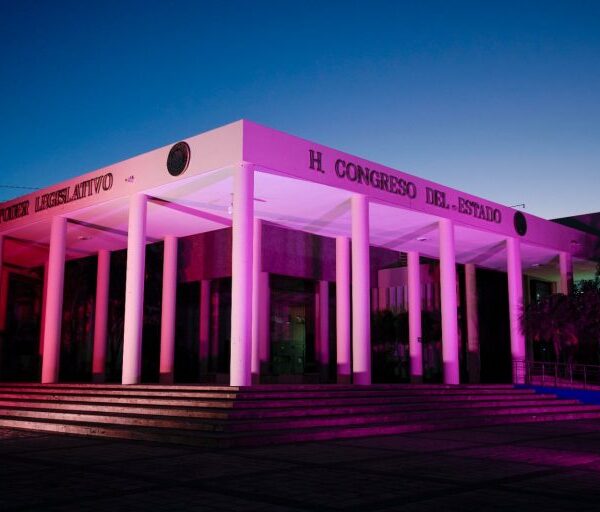 El Congreso de Sinaloa se ilumina de violeta en el Día de la Visibilidad Lésbica