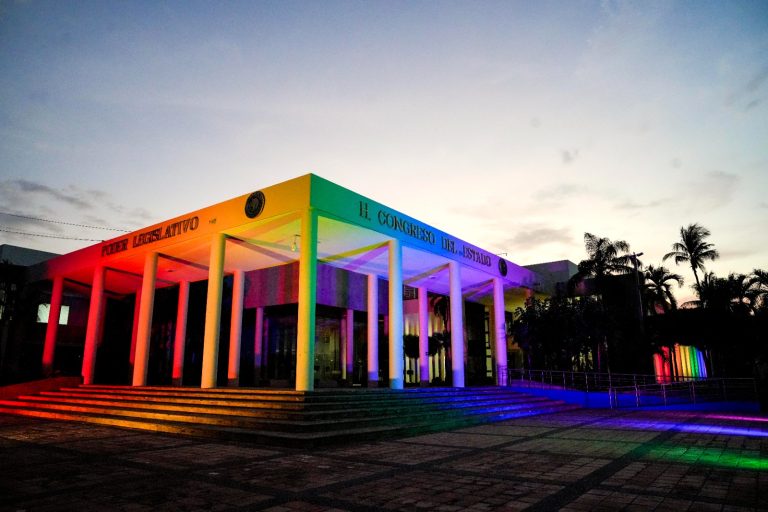 20240628_IluminacionOrgullo-768x512