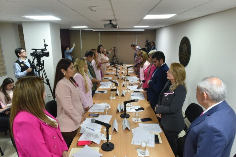 20251014_JuradoMujerRural-768x512 (1)