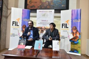 20251112_CharlaPoesia-768x512