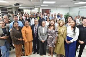 20251114_Charla-768x512