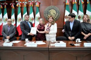 20251115_EntregaInforme-768x512