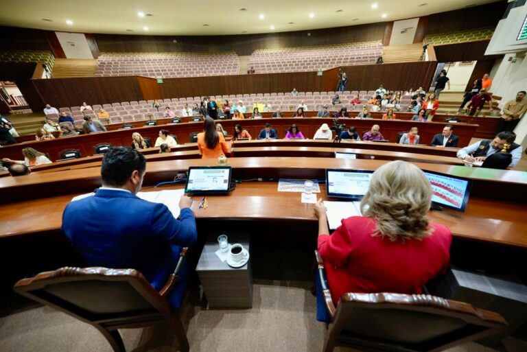 20251125_Sesion1-768x513