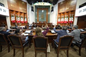 20251218_Sesion1-768x513