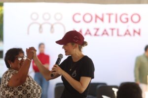 Estrella Palacios le cumple de manera directa a 93 familias en jornada “Contigo Mazatlán”