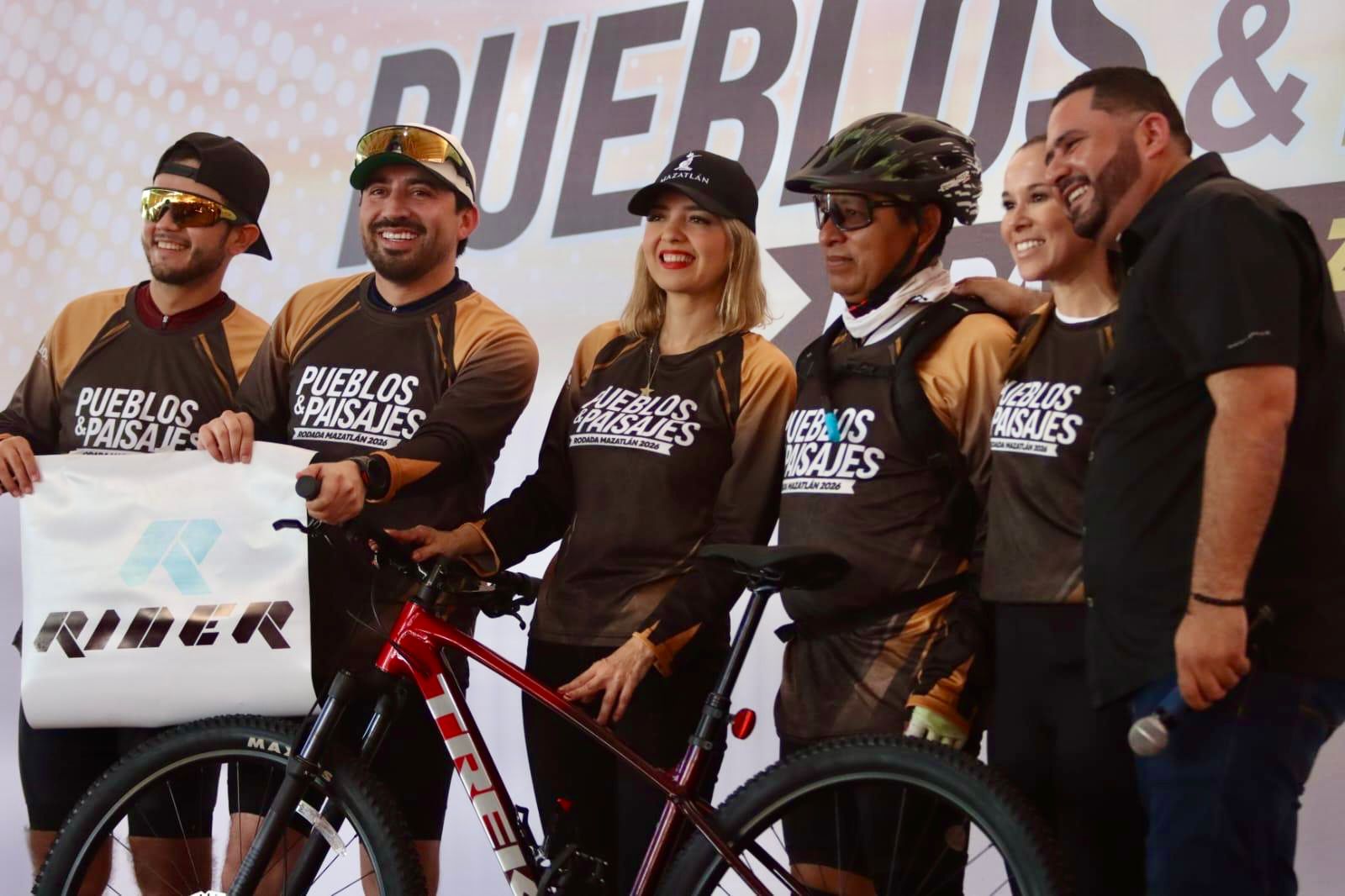 La presidenta municipal, Estrella Palacios, destacó que el evento posiciona a la zona rural de Mazatlán como un referente nacional en turismo deportivo y cultural.